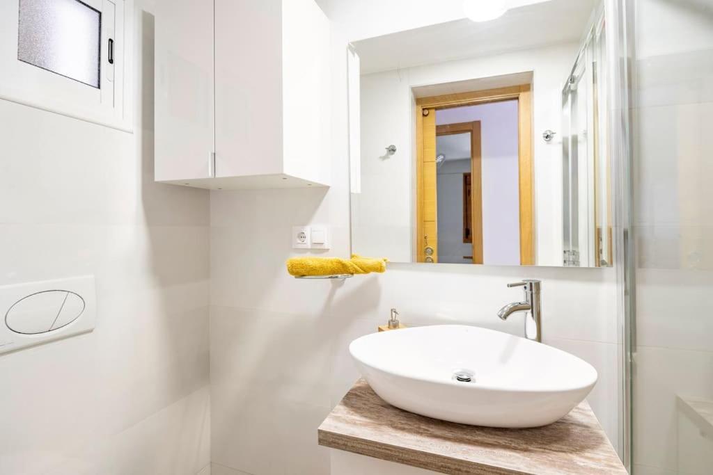 El Remanso Apartment Seville Luaran gambar